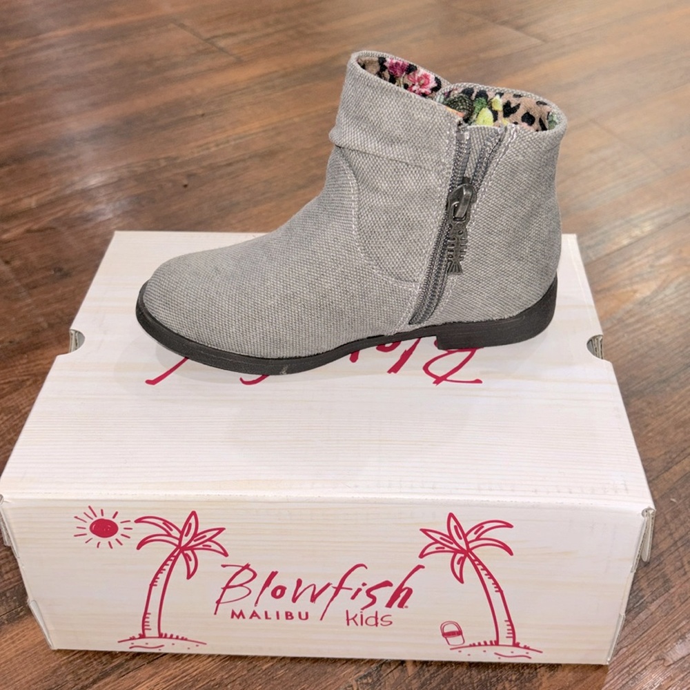 grey zip up bootie